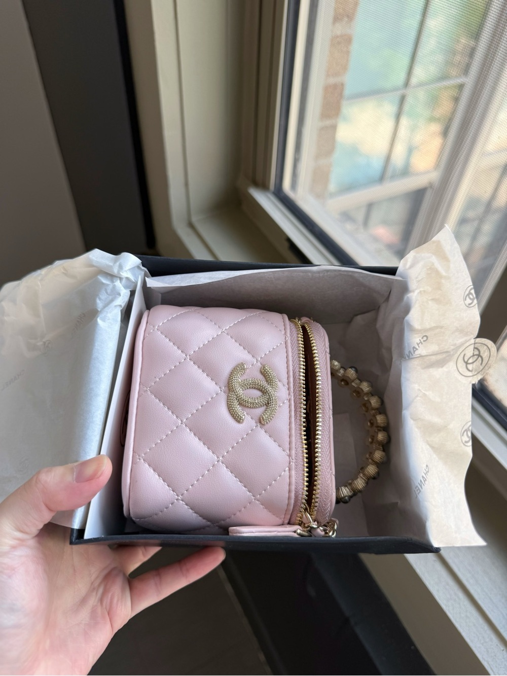 Chanel Beauty Quilted Enamel Mini Vanity Case Chain Bag GWP - Picture 2 of 7